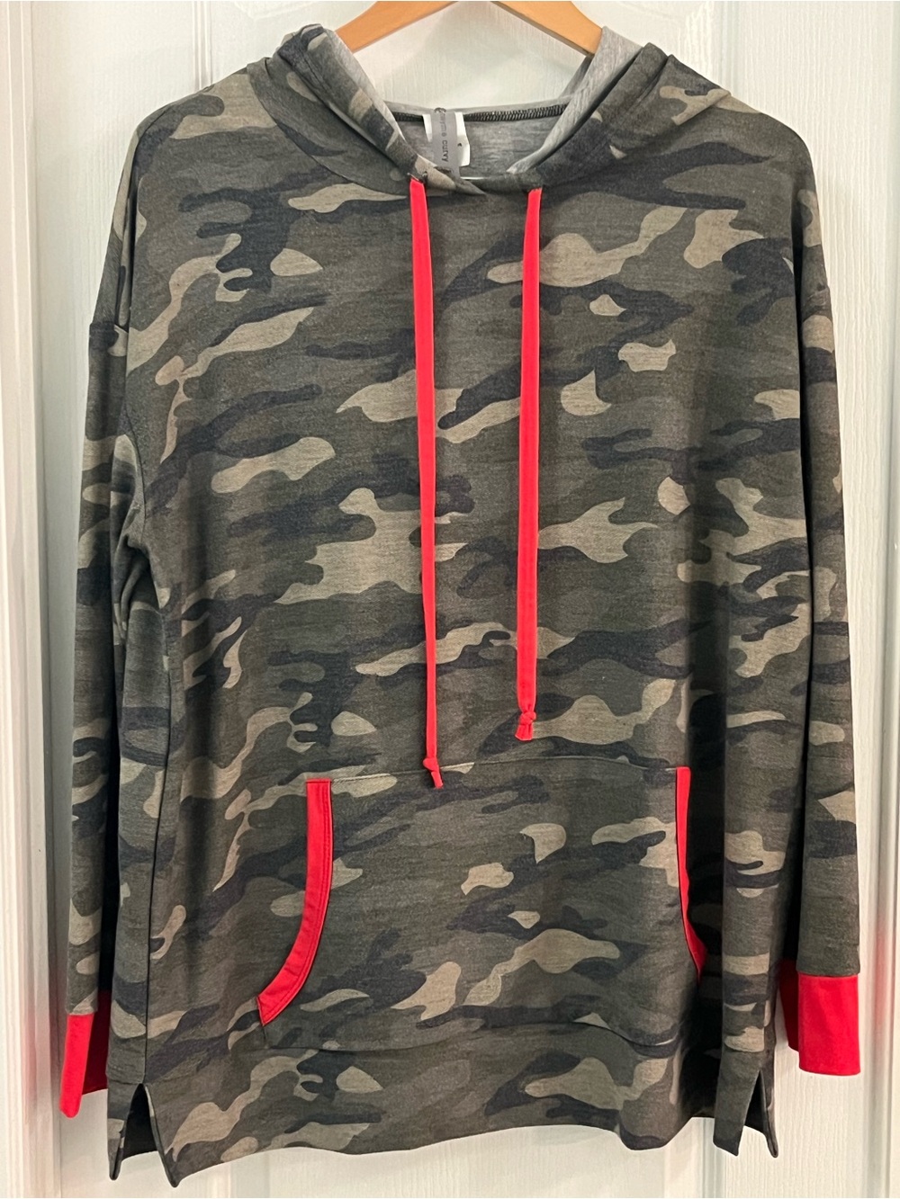 Honeyme Curvy Plus Size (XXXL) Olive Camo Sweatshirt Hoodie with Red Accents